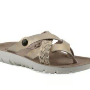 NWT cliffs by white mountain women’s bongo flat sandals size 8.5
